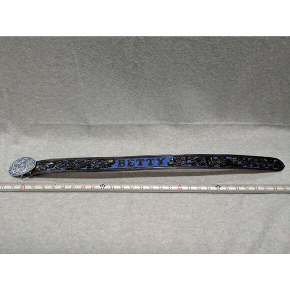Vintage Black Leather Belt Embossed Pattern Floral Silver Blue Buckle‎ Betty 28" - Picture 2 of 9